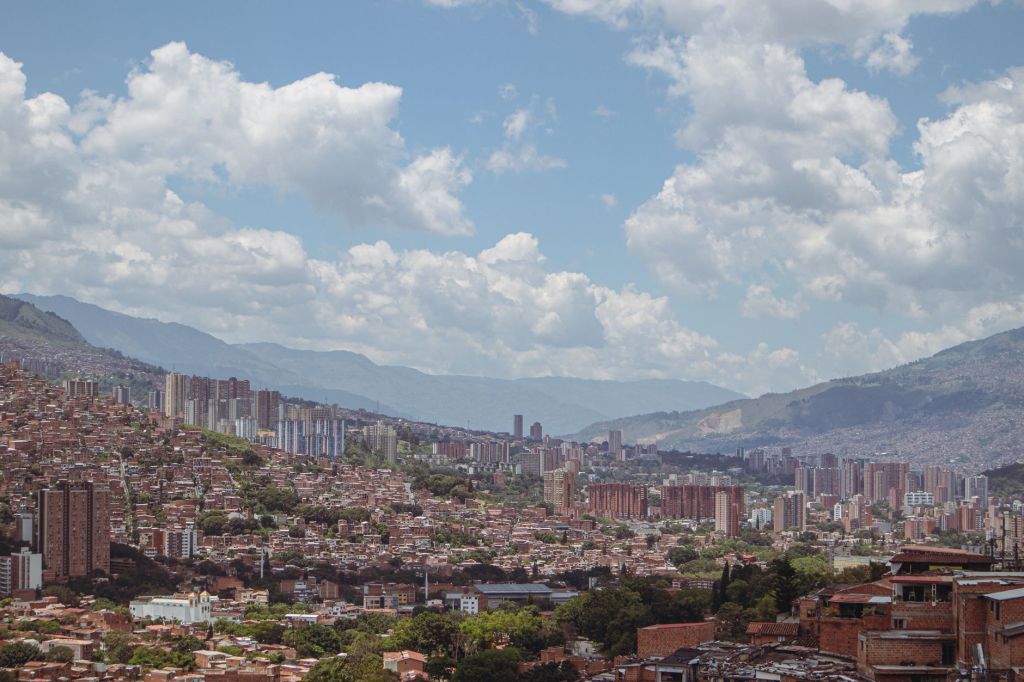 Balotaje en Colombia: libre mercado versus inversión social