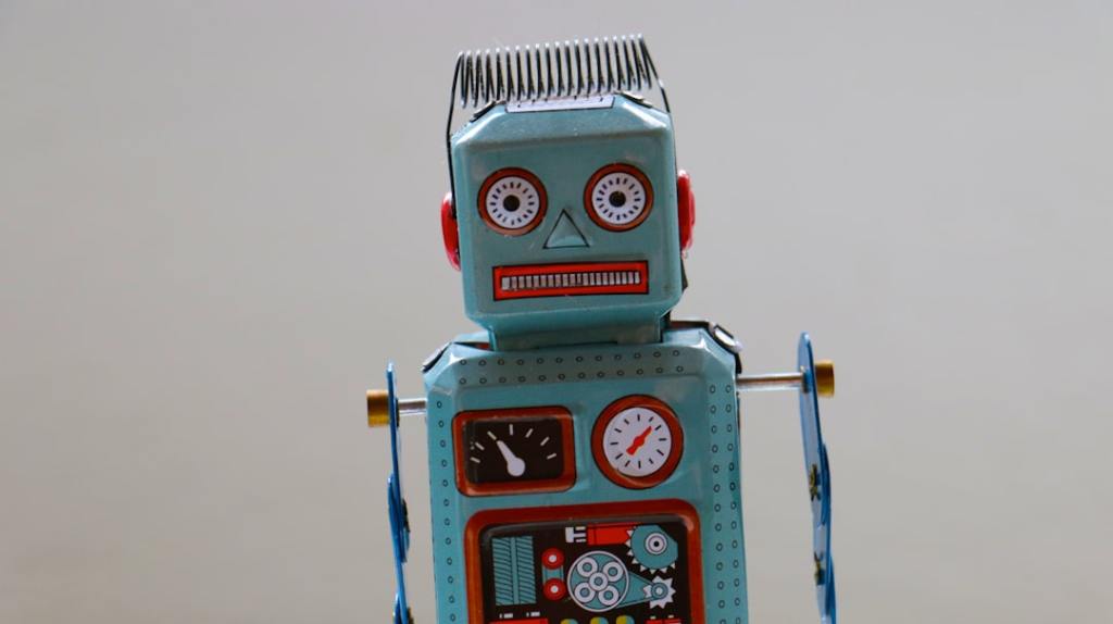 Ingeniero youtuber desarrolla robot de transporte de&nbsp;personas