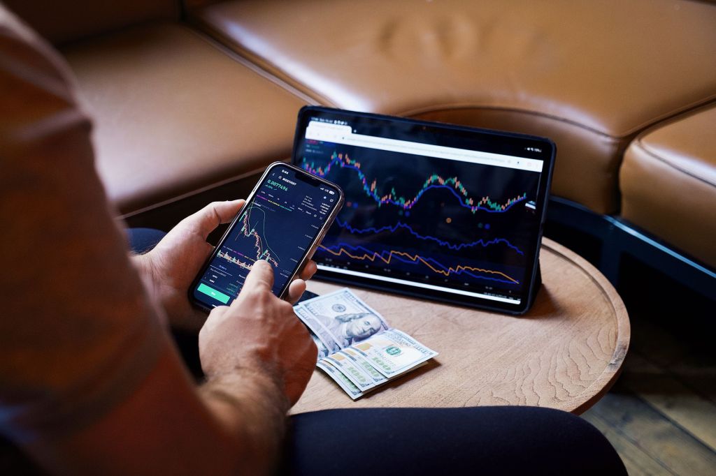 Dólar viernes: oficial, blue, MEP y cripto cotizan en tiempo&nbsp;real